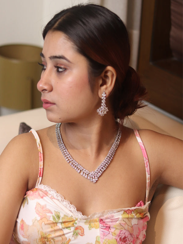 White Ad Necklace Set