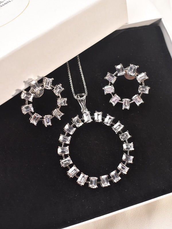 White Pendant Set | Ad Pendant Set