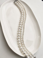 Load image into Gallery viewer, White Pearl Necklace Sat


