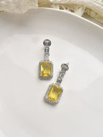 Load image into Gallery viewer, Yellow gemstone earrings 

