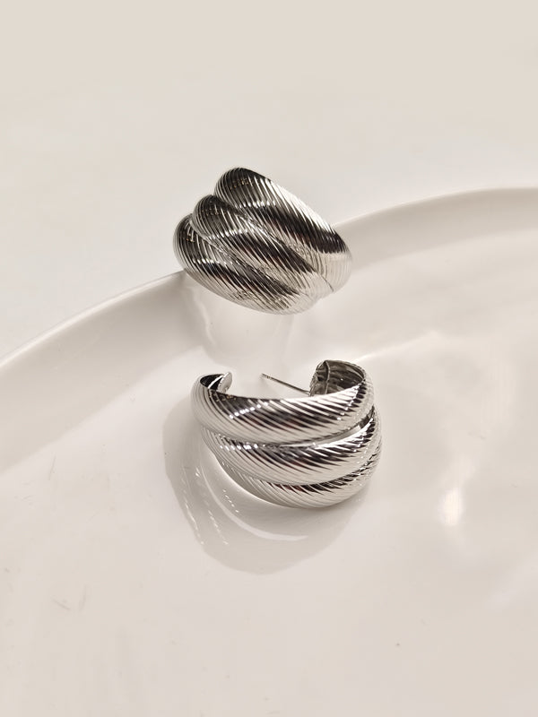 chunky hoop earrings,