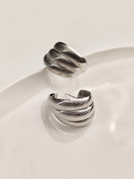 Load image into Gallery viewer, chunky hoop earrings,
