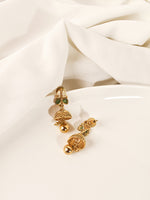 Load image into Gallery viewer, earrings with green stones 

