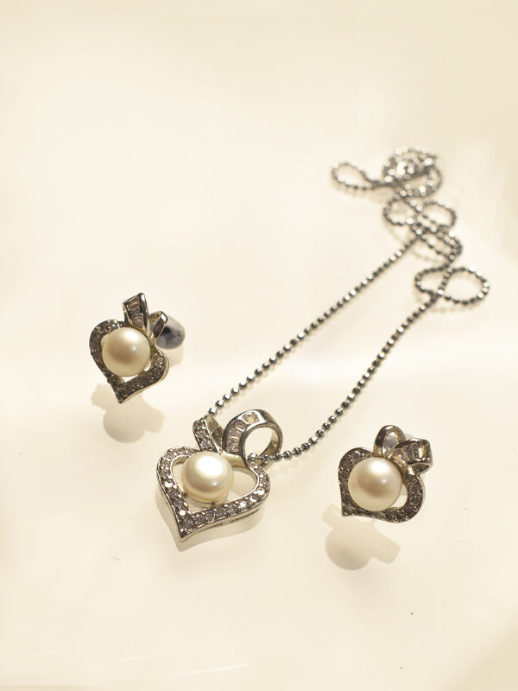 heart-shaped pendant