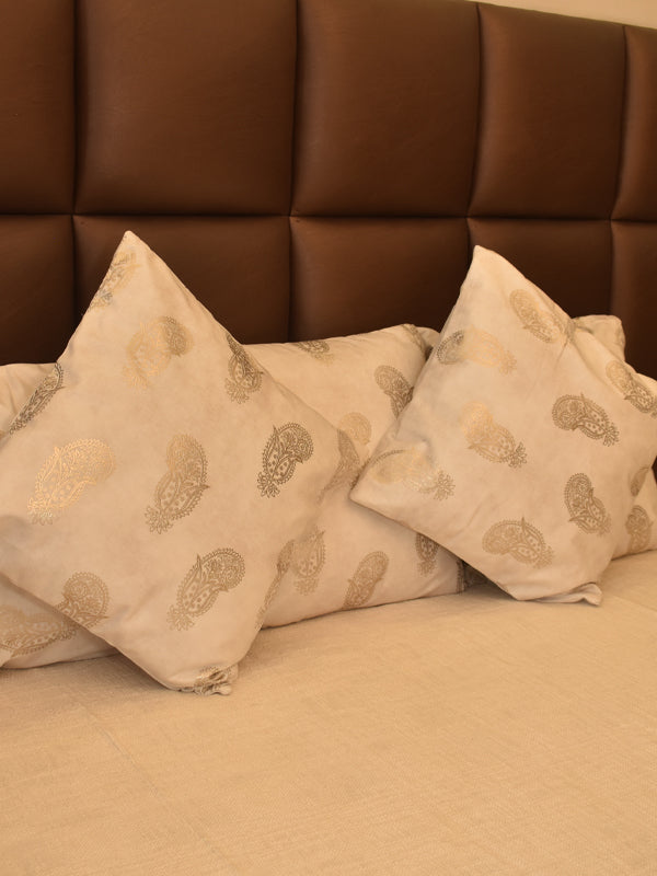Set of 5 Cushion Covers in White Cushion Cover