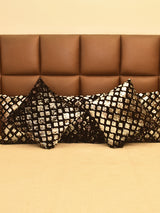 SET OF 5 CUSHION COVERS IN BLACK AND WHITE